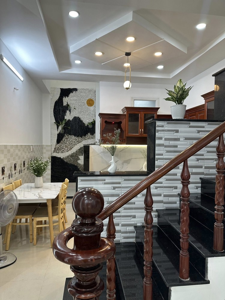 Bán nhà đẹp hẻm 6m Đường Số 20, P. Bình Hưng Hòa A, Bình Tân, 2 lầu, giá tốt