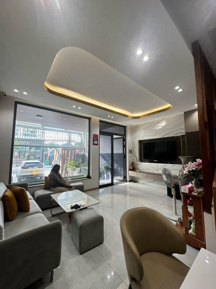 NHÀ SIÊU ĐẸP TẶNG NỘI THẤT 5 TẦNG -  KDC SAVICO TAM BÌNH - ĐƯỜNG SỐ 12- 18.5 TỶ