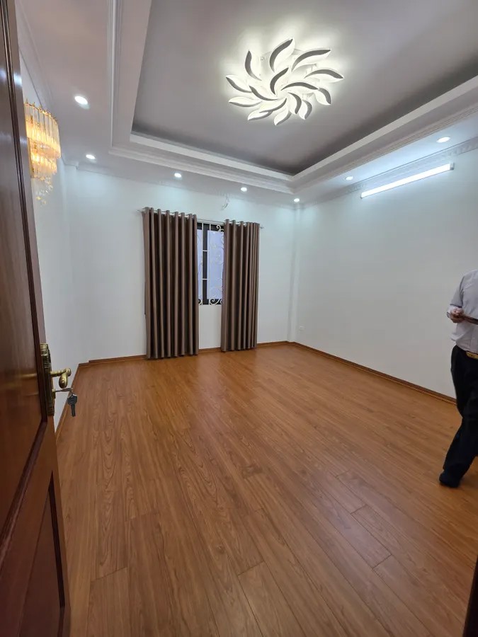 BÁN NHÀ MƠI FULL NỘI THẤT 2 THOÁNG Chu Huy Mân 62m2 X 5 Tầng X 8.6 Tỷ Long Biên Hà Nội