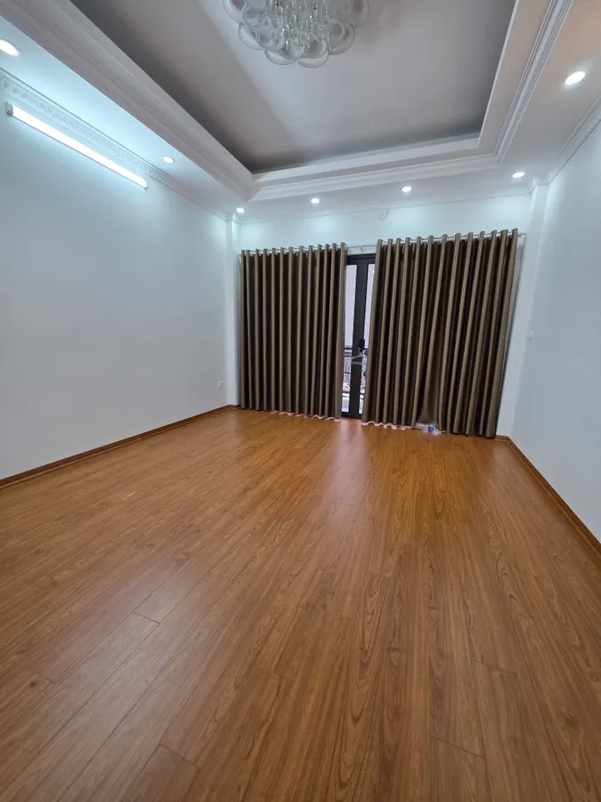 BÁN NHÀ MƠI FULL NỘI THẤT 2 THOÁNG Chu Huy Mân 62m2 X 5 Tầng X 8.6 Tỷ Long Biên Hà Nội