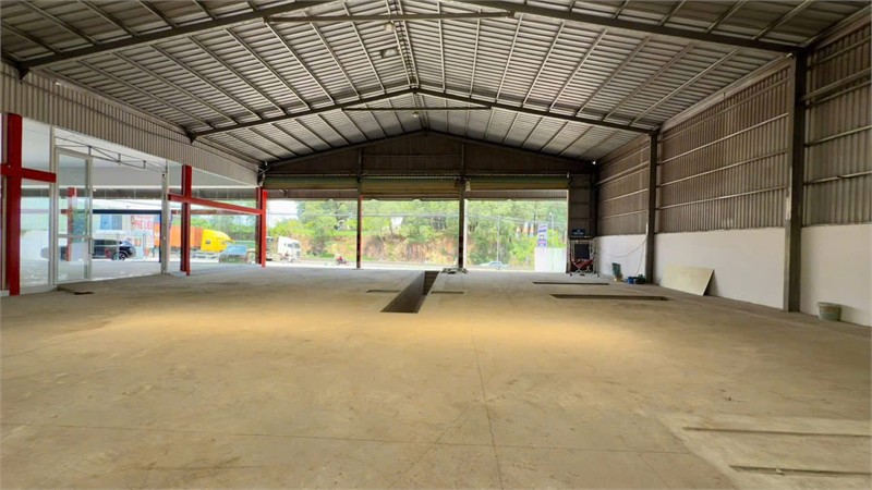 XT632 Kho, Showroom với mặt tiền rộng 52m cho thuê ổn định lâu dài, khung thép kiên cố