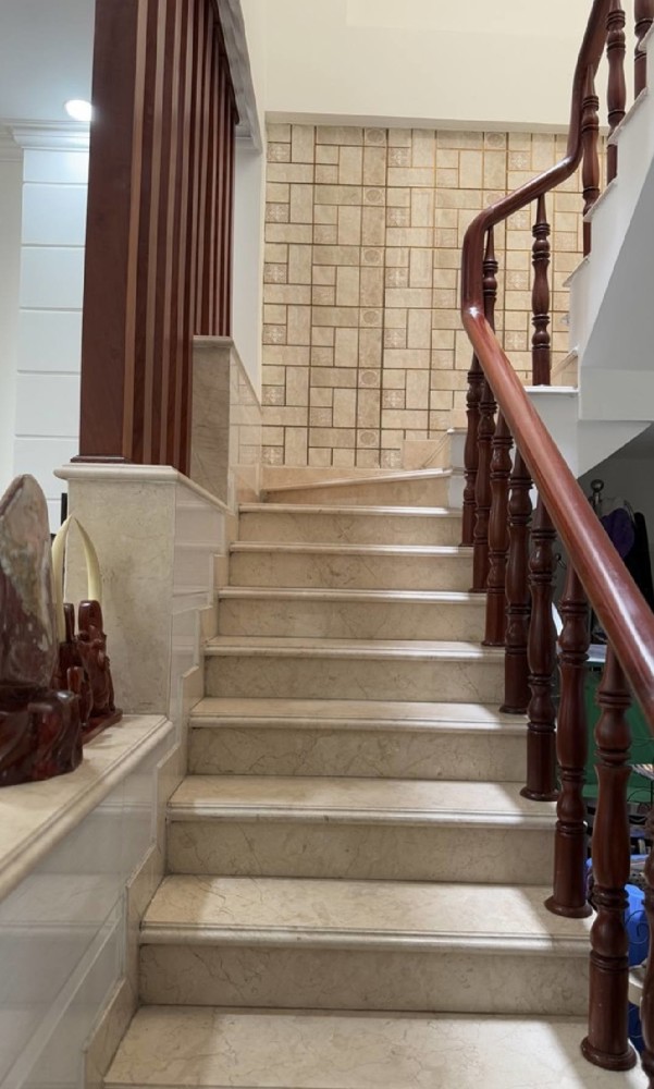 Nhà vị trí siêu đẹp Tăng Nhơn Phú,Phước Long B,  Kết cấu 3 tầng  Thiết kế: sân vườn, gara ô tô 2