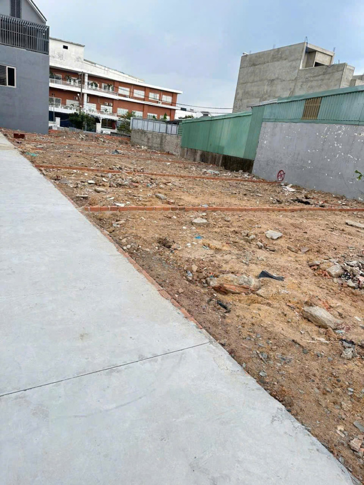 Bán 112m² đất Dĩ An,giáp Linh Xuân,SHR đường ô tô,giá cực kì rẻ