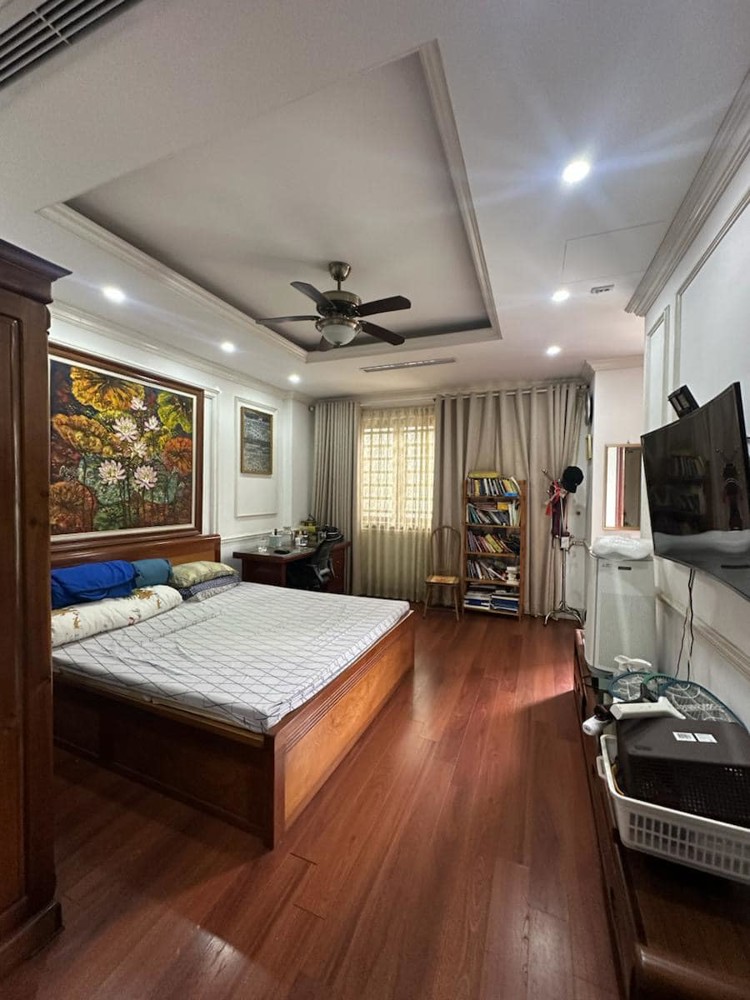 Mặt Ngõ Phân Lô Dương Quảng Hàm, lô góc 6 tầng thang máy, ô tô tránh, 90m, 21.9 Tỷ