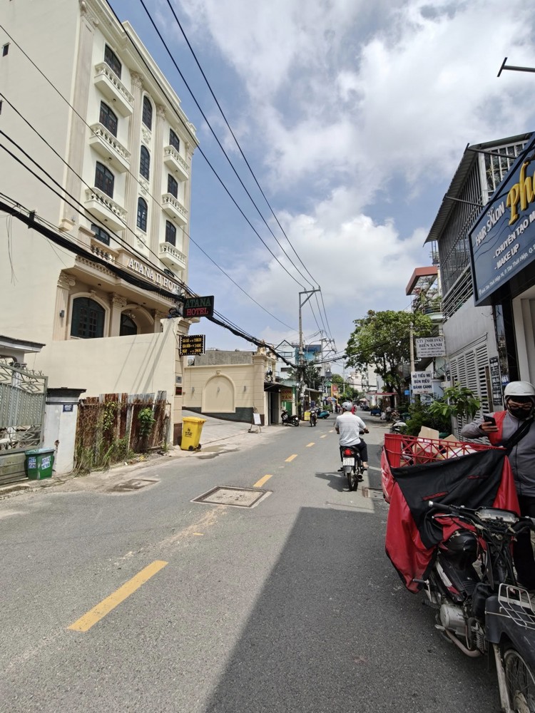 Bán nhà mặt tiền 10x45m giá 14,5 tỷ Đường Tân Thới Hiệp 14