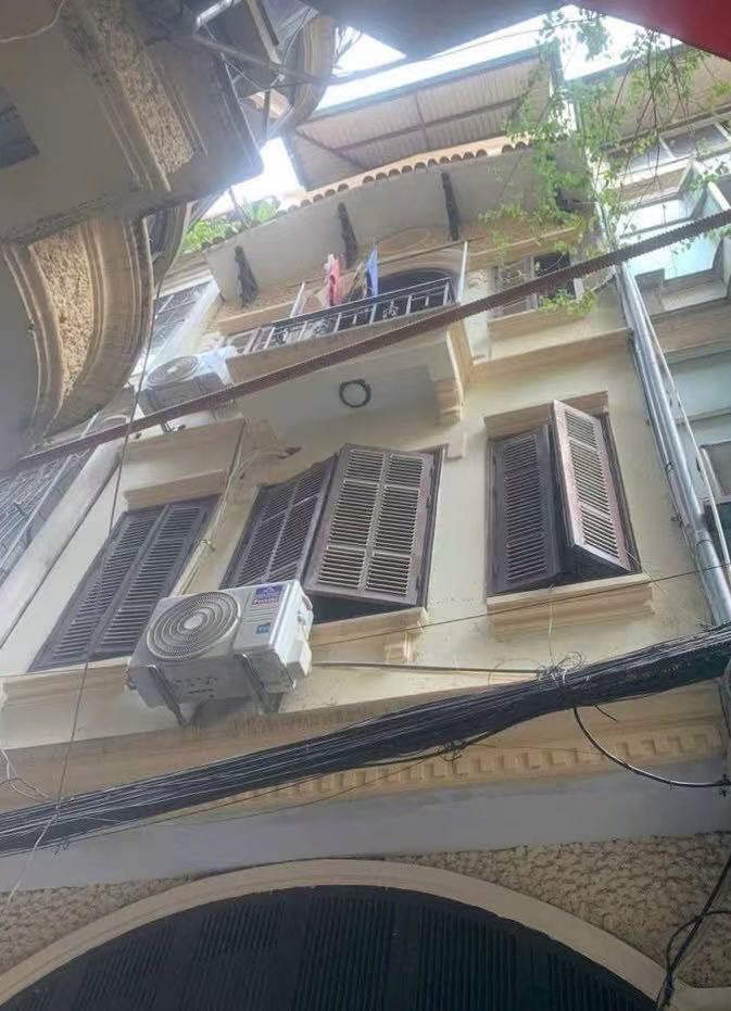 TRUNG TÂM PHỐ VIP QUẬN ĐỐNG ĐA - THÔNG CÁC NGẢ - Ô TÔ - KINH DOANH - SỔ PHÂN LÔ 54m -15.9 tỷ