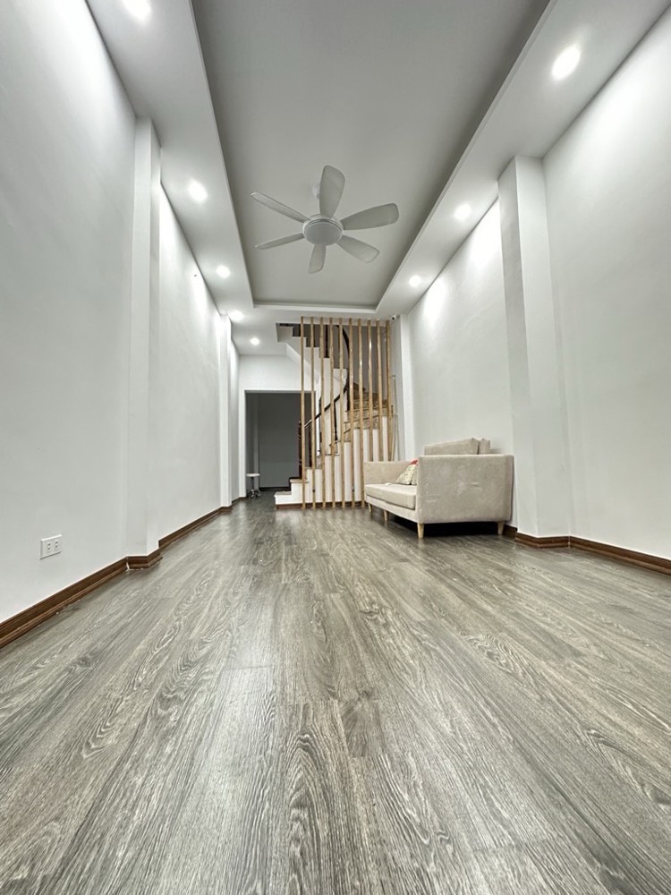 Trương_Định – Ô_Tô Đỗ Cửa – Kinh Doanh _9.9 Tỷ