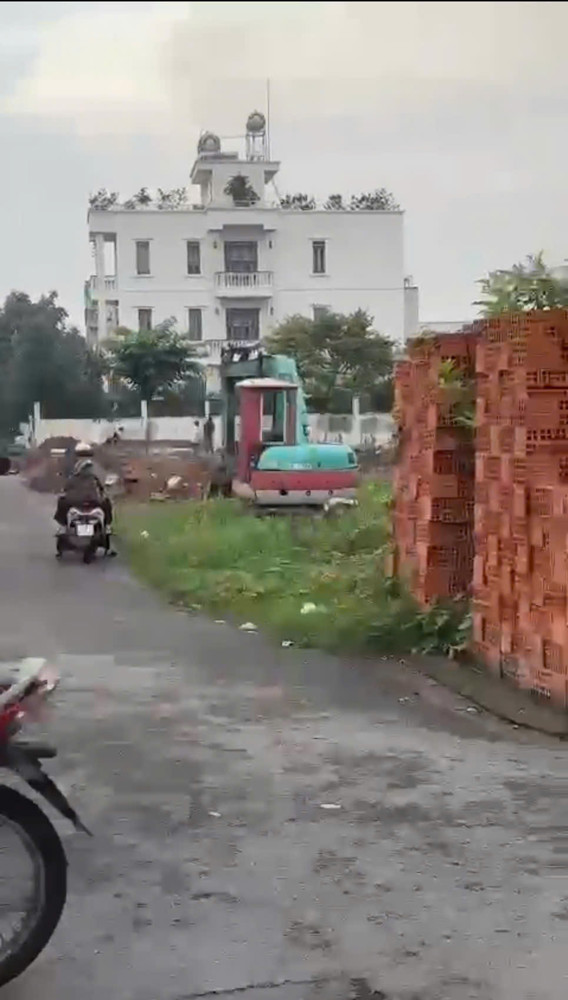 LÔ GÓC (13x30) 2MT ĐẸP HUỲNH THỊ NA (CÁCH MT 50M) GẦN HIỆP THÀNH, Q12 CHỈ 12.5 TỶ