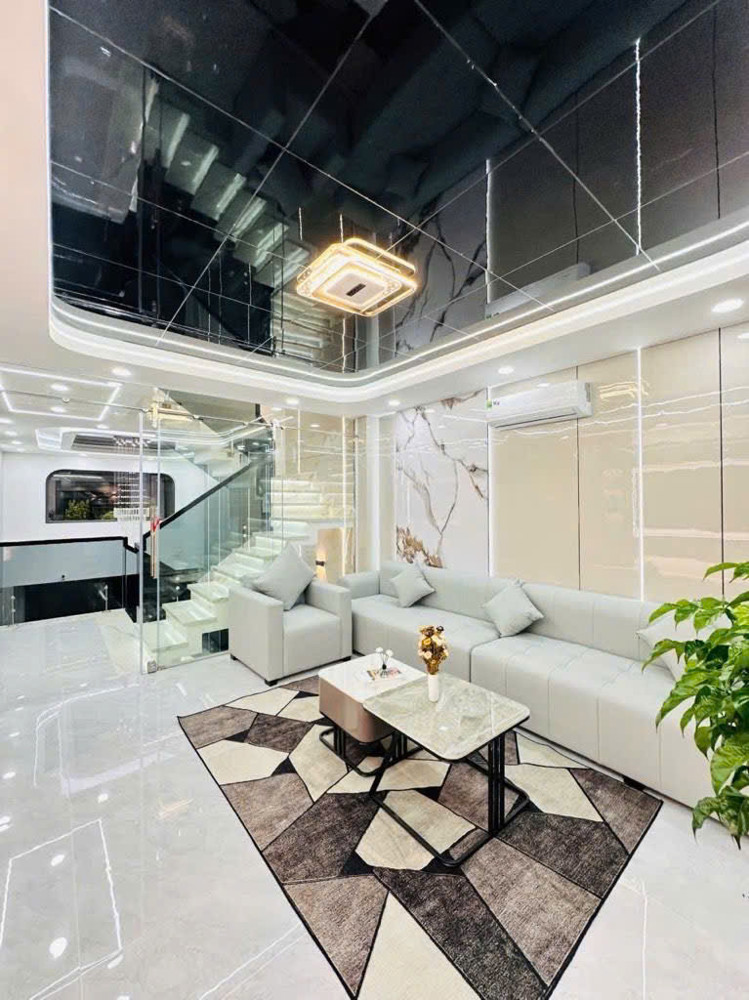 BÁN NHÀ FULL NỘI THẤT - 5 TẦNG BTCT 60M2 - KHU VỰC HẠ TẦNG PHÁT TRIỂN TX25 Q12- OTO VÀO NHÀ - NHỈNH