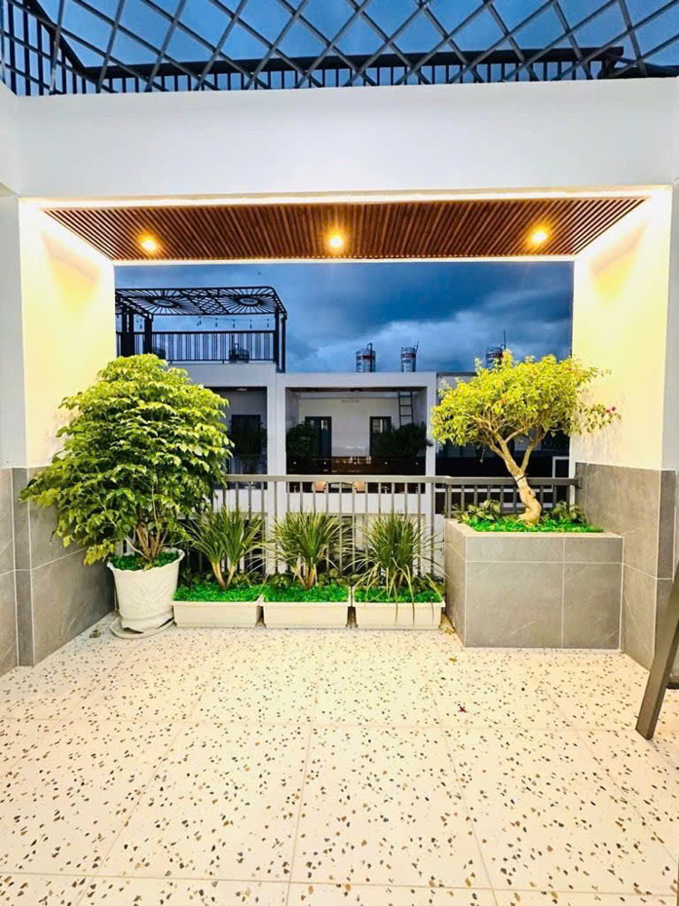 BÁN NHÀ FULL NỘI THẤT - 5 TẦNG BTCT 60M2 - KHU VỰC HẠ TẦNG PHÁT TRIỂN TX25 Q12- OTO VÀO NHÀ - NHỈNH