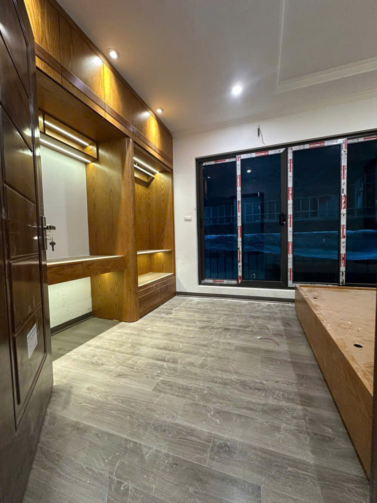 BÁN NHÀ HOÀNG ĐẠO THÀNH - CỰC PHẨM CÁCH Ô TÔ CHỈ 2 NHÀ 5 TẦNG MỚI ĐẸP GIÁ 6,7 TỶ