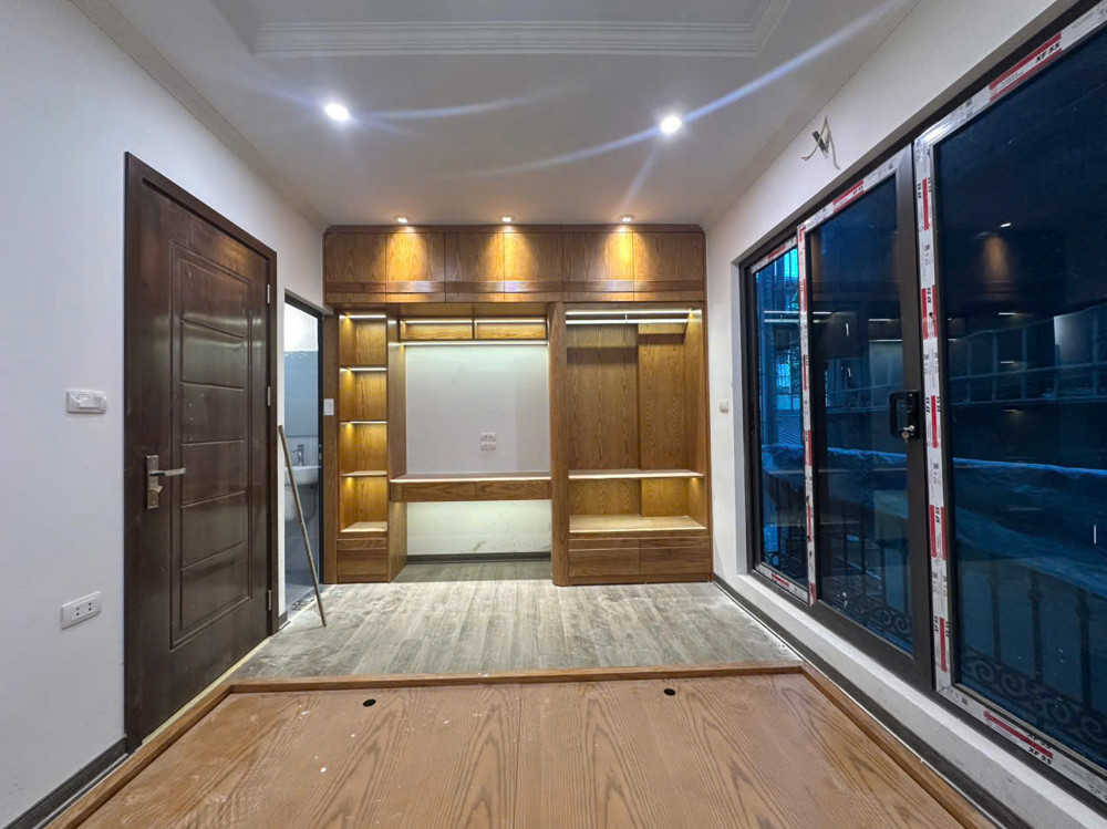 BÁN NHÀ HOÀNG ĐẠO THÀNH - CỰC PHẨM CÁCH Ô TÔ CHỈ 2 NHÀ 5 TẦNG MỚI ĐẸP GIÁ 6,7 TỶ