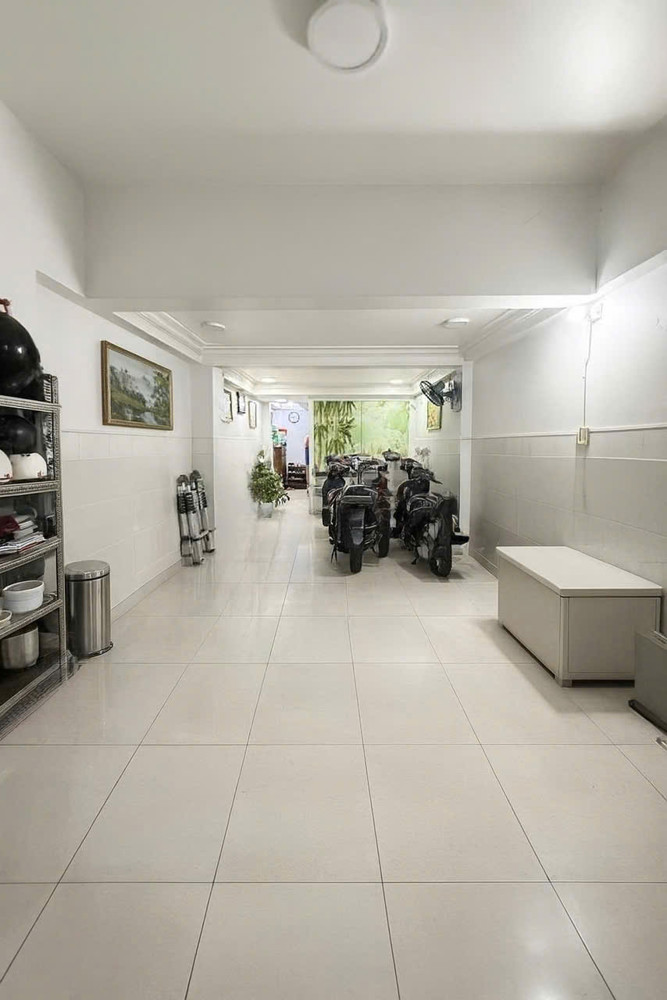 NHÀ BÁN TÂN BÌNH – MỚI ĐẸP – GẦN CHỢ VẢI – LẠC LONG QUÂN – 5 TẦNG BTCT – 46M2