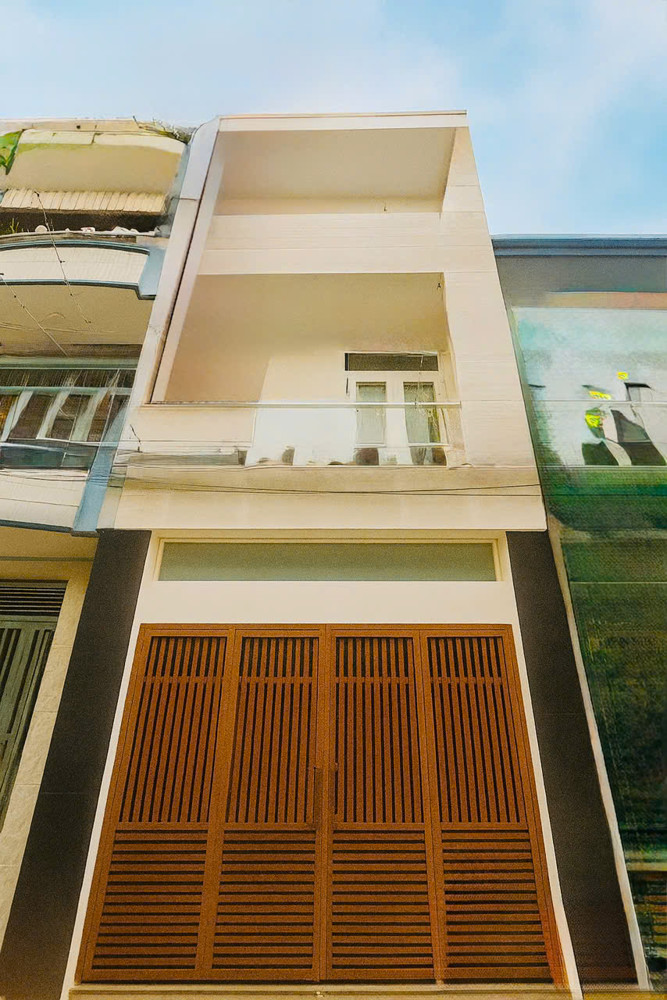 SIÊU PHẨM TÂN BÌNH – NHÀ ĐẸP GIÁ TỐT 5 TẦNG BTCT – HẺM XE TẢI CMT8 – SÁT CV LÊ THỊ RIÊNG – 61M2