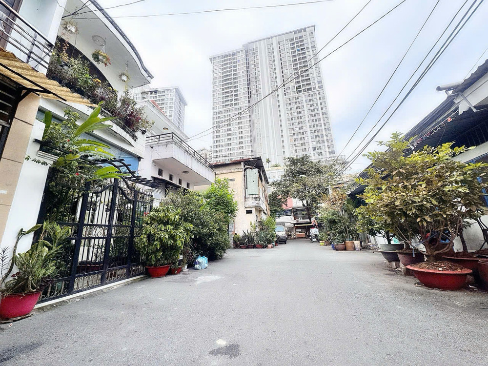 HIẾM NGANG 5M NỞ HẬU 6,6M * 16M VUÔNG ĐẸP - BÁN NHÀ 5 TẦNG THANG MÁY Đ.BẾN VÂN ĐỒN, P.KHÁNH HỘI,