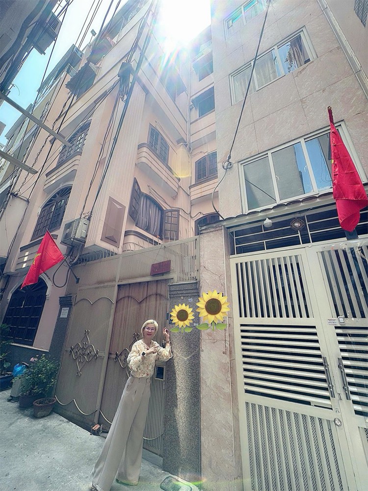 Chính Chủ Cần Sang Chủ Mới Quản Lý Chdv 6 Tầng Đường Lê Thánh Tôn, Quận 1 - Ngang Lớn 8M*10m - Nới