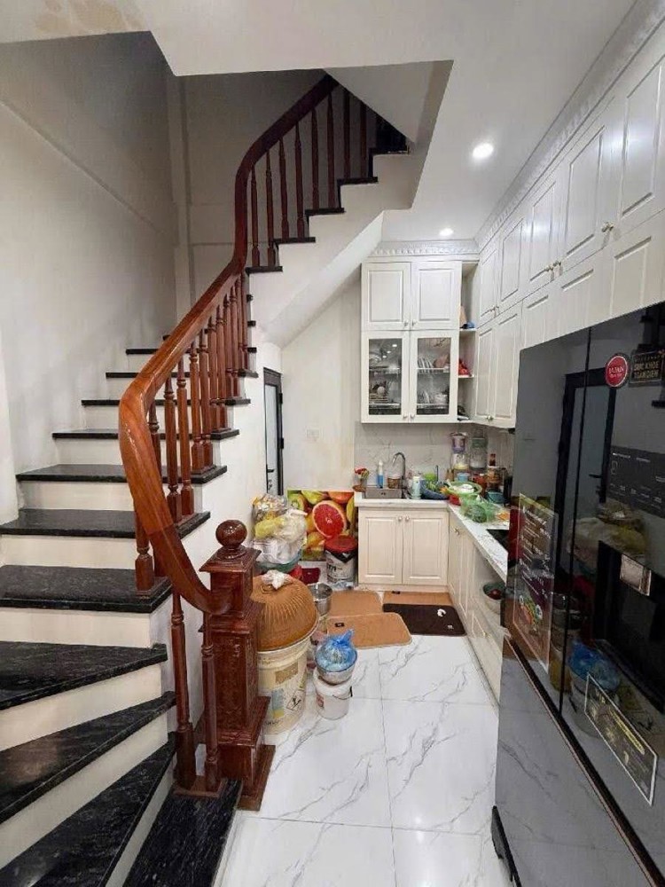 Nhà Phố Hoàng Ngân-32M*5tầng- Ngõ Thông; Ô Tô Đỗ Cửa- Nhỉnh 9 Tỷ