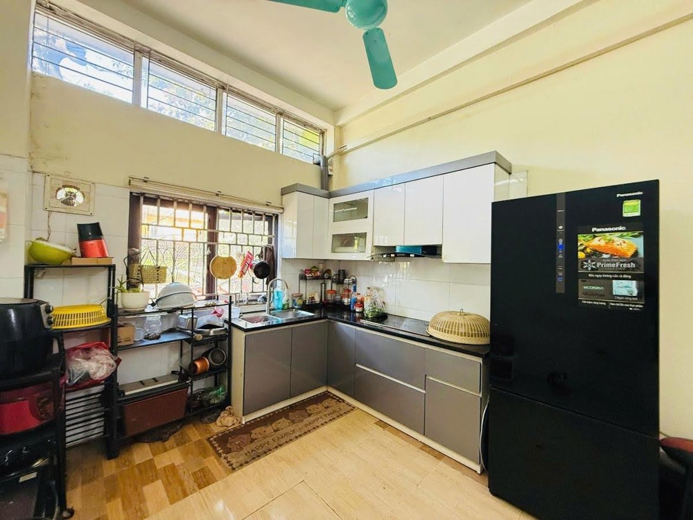 Nhà Phố Hoàng Ngân-32M*5tầng- Ngõ Thông; Ô Tô Đỗ Cửa- Nhỉnh 9 Tỷ