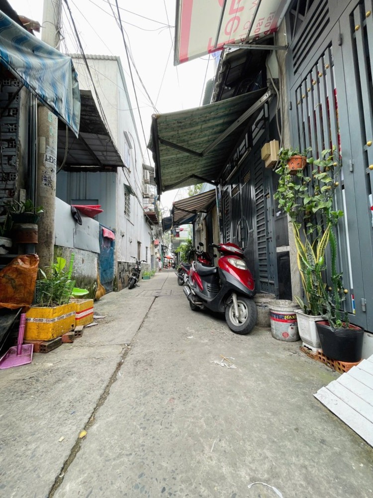 Bình Tân Giáp Tân Phú – Hẻm Ô Tô Taxi 4C– 3Tầng BTCT Mới – Sổ Đẹp