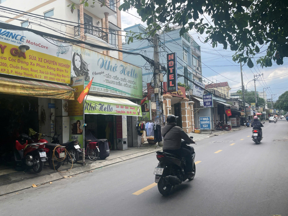 BÁN GẤP – CẶP NHÀ 2 LẦU + 7 PHÒNG TRỌ (8x30m) THU NHẬP ỔN ĐỊNH – MẶT TIỀN HIỆP THÀNH 17, Q.12