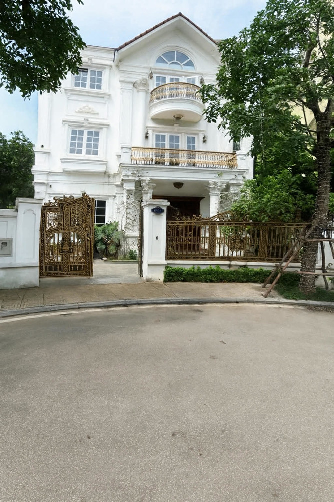 Biệt thự thượng lưu Vinhomes Riverside 206m x 4tầng, mặt tiền 15m, nội thất cao cấp, an ninh tuyệt