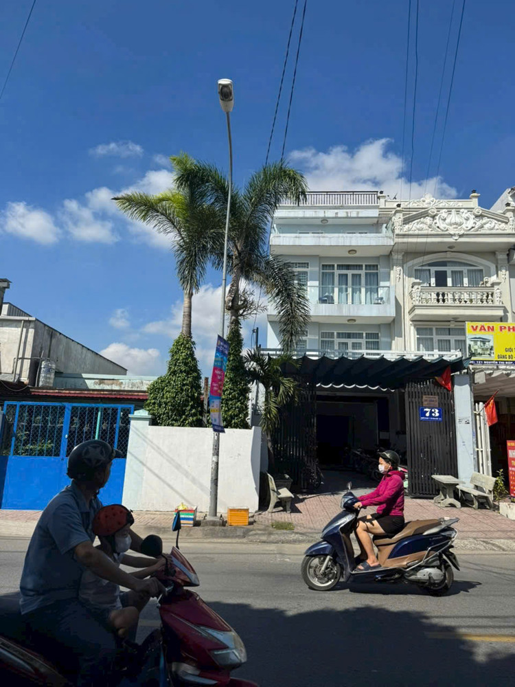 ÔNG ANH KẸT BÁN GẤP CĂN NHÀ MT NGUYỄN THỊ BÚP, DT RỘNG (6.8X30) DÒNG TIỀN TỐT