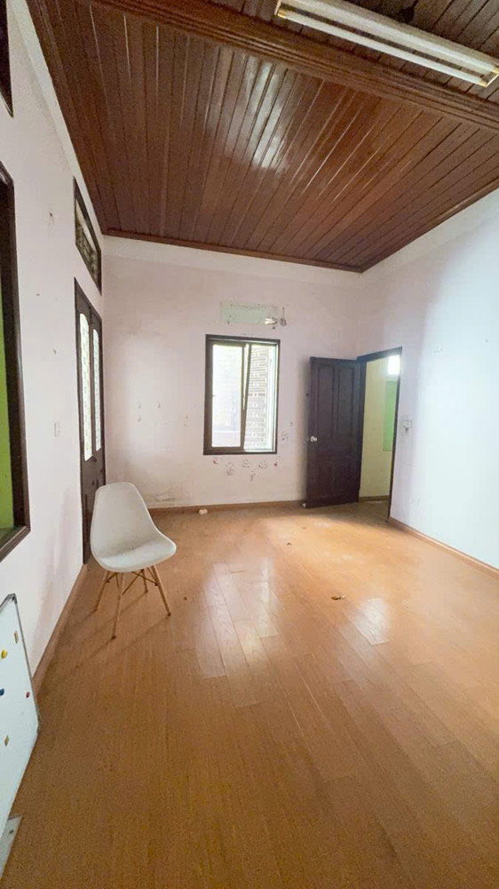 BÁN NHÀ LÊ TRỌNG TẤN - NHỈNH 400TR/M VỚI CỰC PHẨM LÔ GÓC 3 MẶT NGÕ Ô TÔ TRÁNH - VỈA HÈ - MT 6M