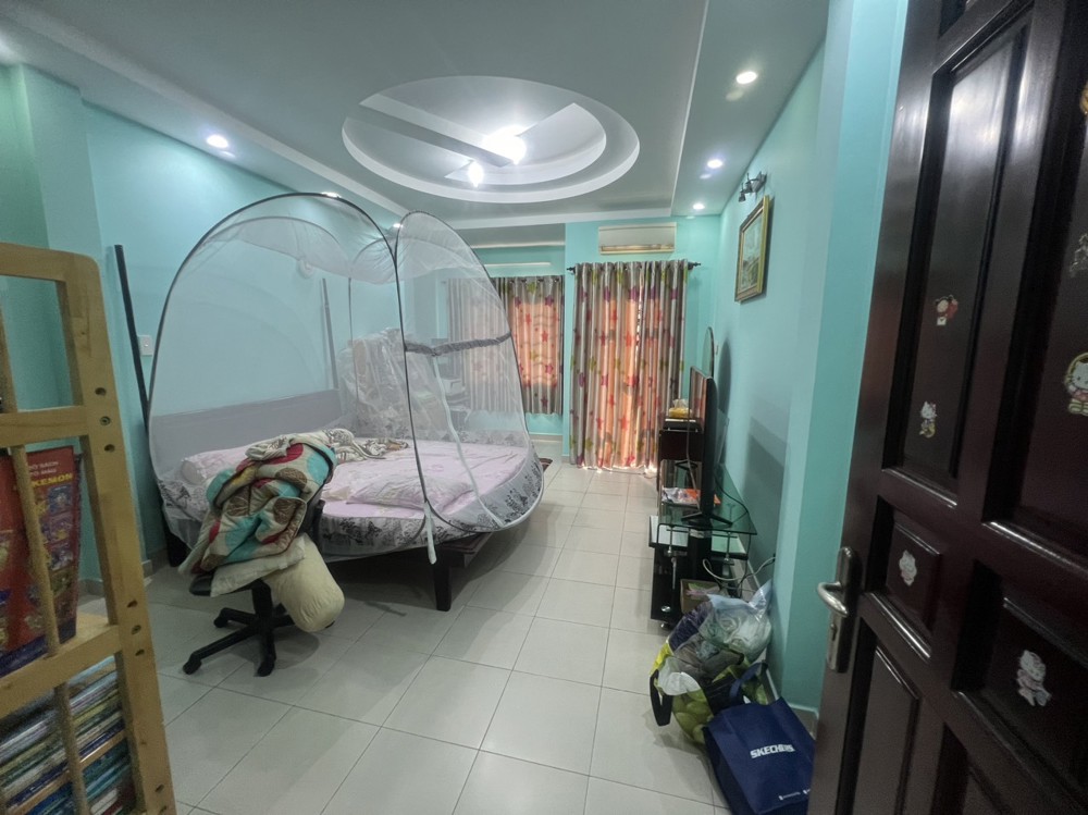 Chính chủ gửi bán nhà 4x20m, 3 tầng sân thượng, đối diện công viên Cao Lân – 18 tỷ