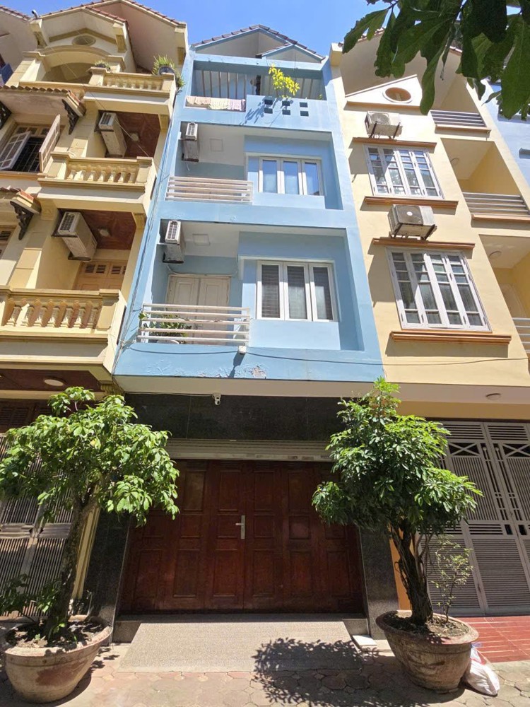 Giá rất tốt ! bán mặt ngõ xe con tránh Thái Hà, kinh doanh, 95/101m2, 5 tầng, 25.5 tỷ