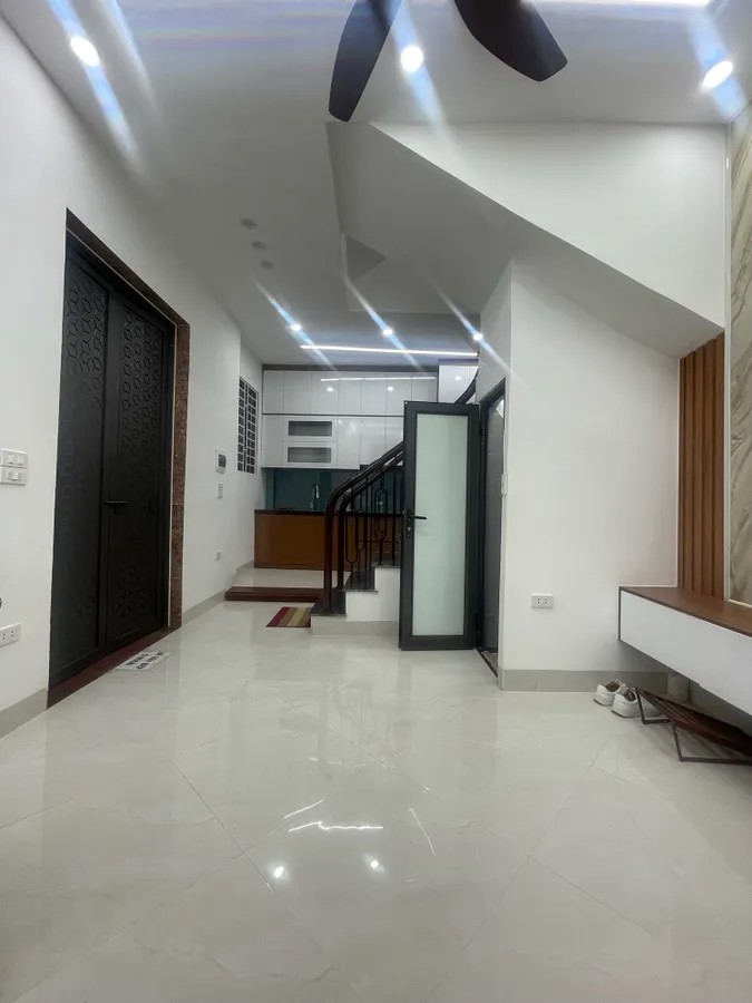 Bán Nhà Hòa Bình 31/39m2. 5 tầng. mặt tiền 3.8m. giá 8.5 Tỷ Đống Đa Hà Nội