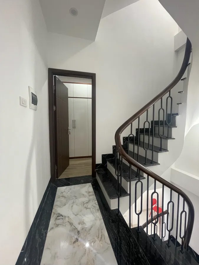 Bán Nhà Hòa Bình 31/39m2. 5 tầng. mặt tiền 3.8m. giá 8.5 Tỷ Đống Đa Hà Nội