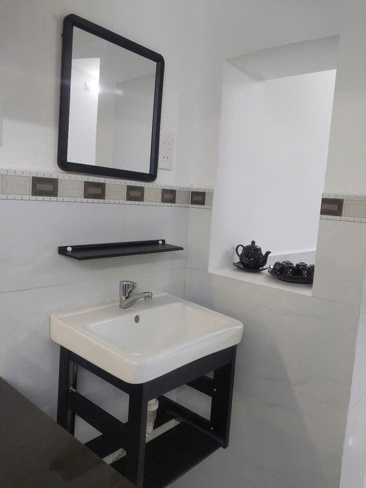 L1576 ⭐️ sát chợ Hạnh Thông Tây, SHR, Vuông, 2 tầng, 3x8m, 2.x tỷ