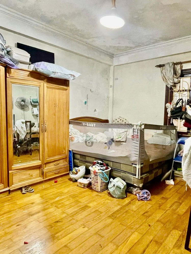 Bán Nhà Huỳnh Thúc Kháng 33/45m2. 5 tầng. mặt tiền 4m. giá 16.5 tỷ Đống Đa Hà Nội