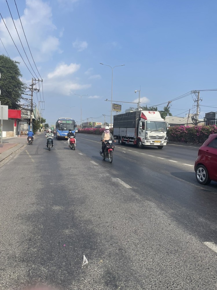 Bán đất mặt tiền 120x100m giá 500 tỷ Đường Quốc Lộ 1A