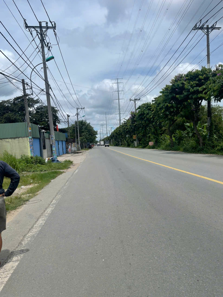 Bán nhà mặt tiền 18x68m giá 22 tỷ Đường Đặng Công Bỉnh