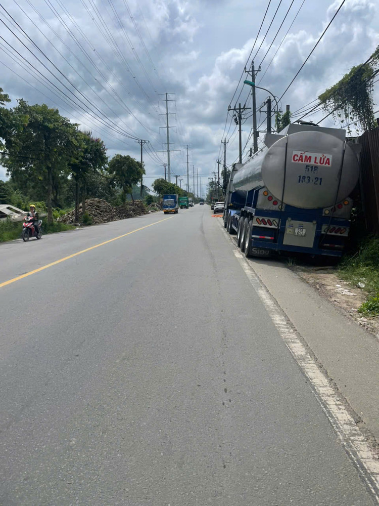 Bán nhà mặt tiền 18x68m giá 22 tỷ Đường Đặng Công Bỉnh