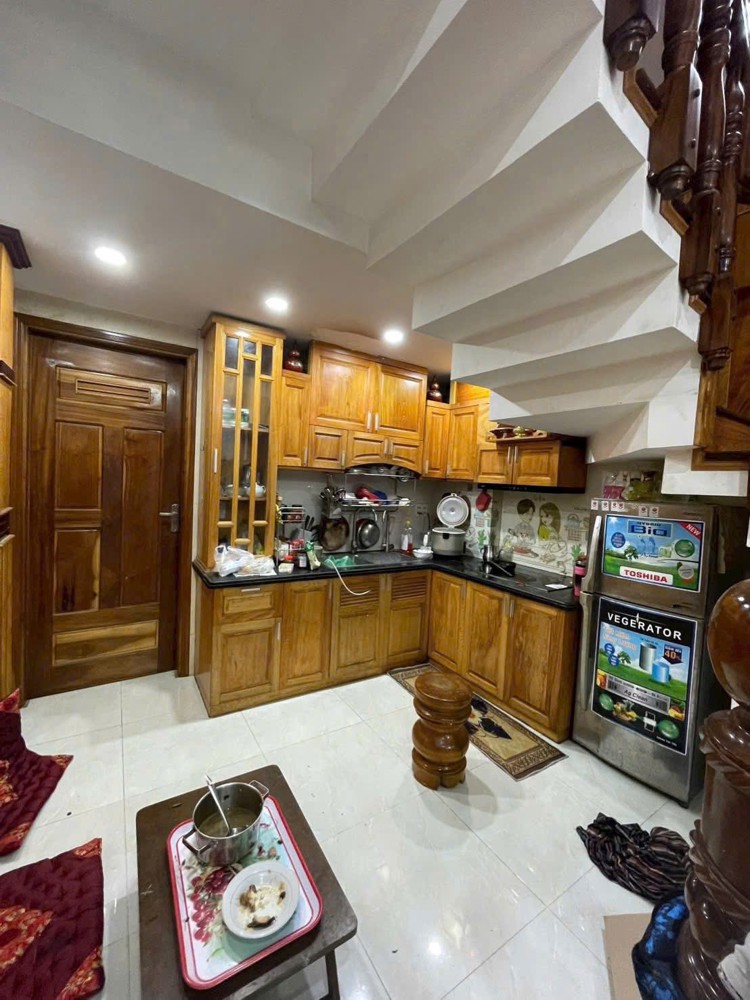 Nhà đẹp 3 tầng 3 mê nội thất gỗ sang trọng, thông ra Yên Thế - Bắc Sơn!