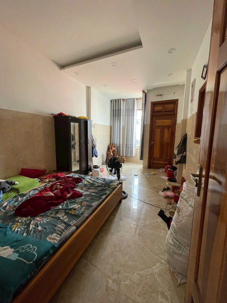 Nhà đẹp 3 tầng 3 mê nội thất gỗ sang trọng, thông ra Yên Thế - Bắc Sơn!