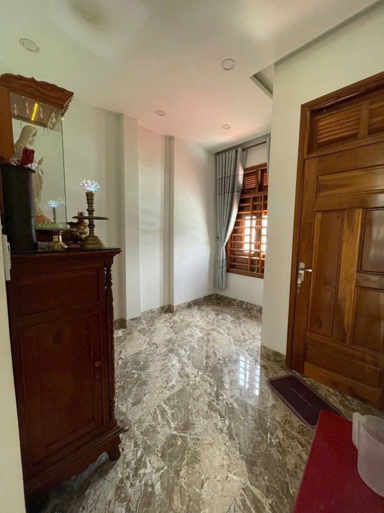 Nhà đẹp 3 tầng 3 mê nội thất gỗ sang trọng, thông ra Yên Thế - Bắc Sơn!