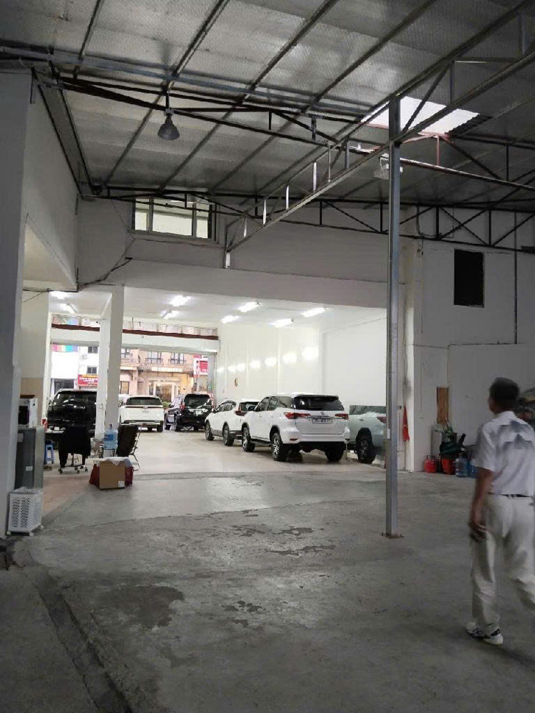 900–1.000m² – Mặt phố Nguyễn Văn Cừ – MT 8.5m – 1 tầng – Giá 220 tỷ