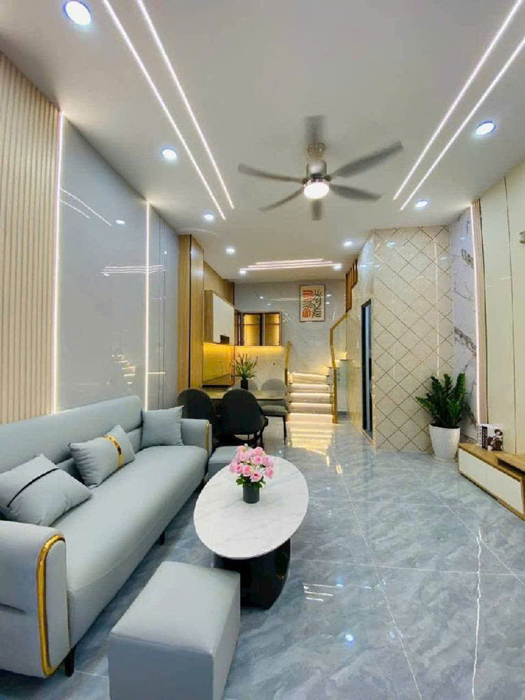 L1583 ⭐️ sát UBND phường Gò Vấp, SHR, Vuông, 3 tầng, 4x8m, 4.x tỷ