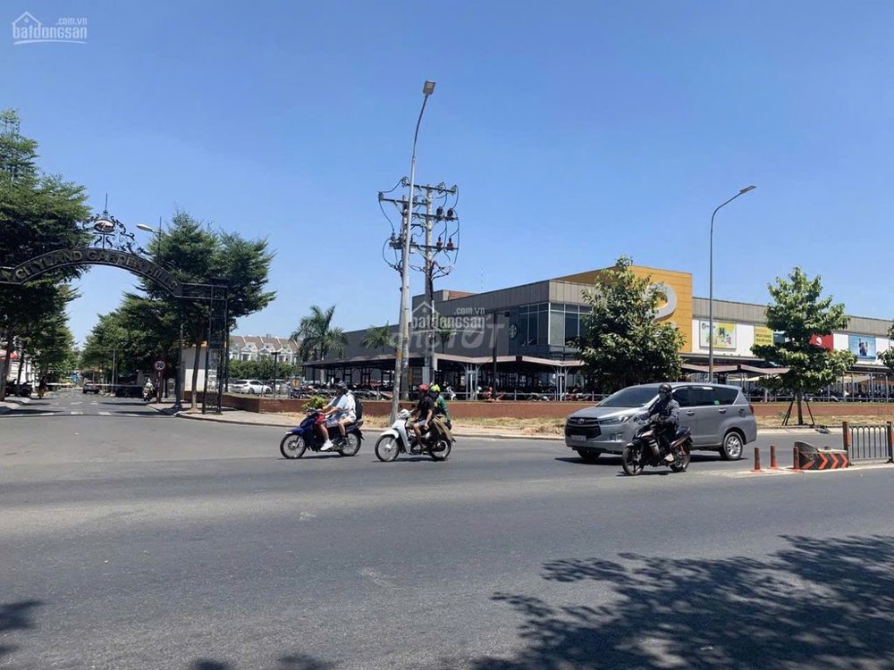 Bán mặt tiền đang kinh doanh 60x80m giá 360 tỷ Đường Dương Quảng Hàm