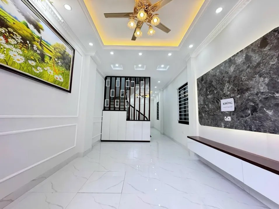 Bán Nhà Xuân Đỉnh 35m + 5 Tầng + Mặt tiền: 5.2m Dân Xây  + Full Nội Thất + Gần CV Hòa Bình giá Chỉ