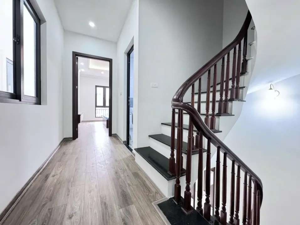 Bán Nhà Xuân Đỉnh 35m + 5 Tầng + Mặt tiền: 5.2m Dân Xây  + Full Nội Thất + Gần CV Hòa Bình giá Chỉ