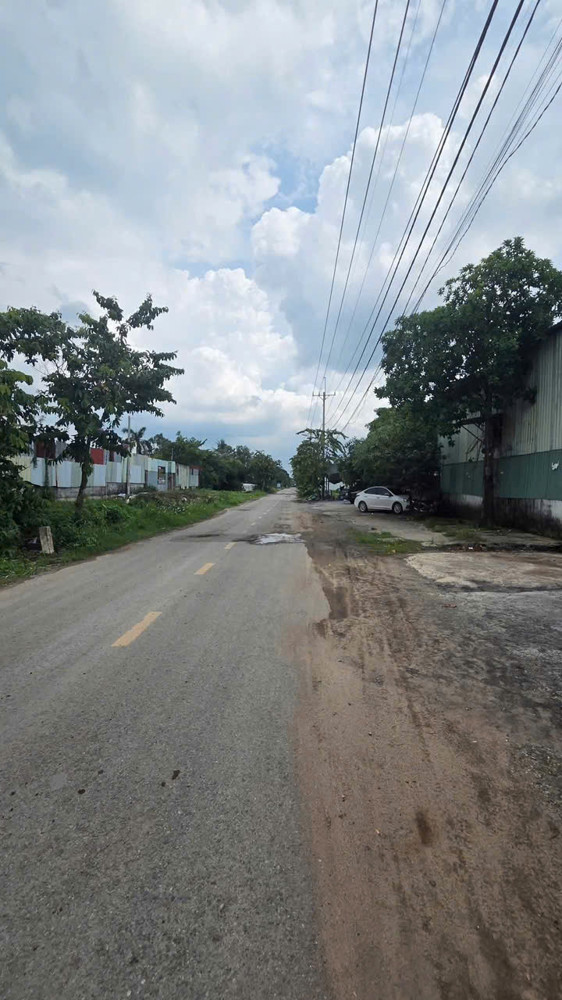 BÁN NHÀ XƯỞNG (10x40) TÂN HIỆP, HÓC MÔN  GIÁ NGỘP RẺ NHẤT KHU VỰC