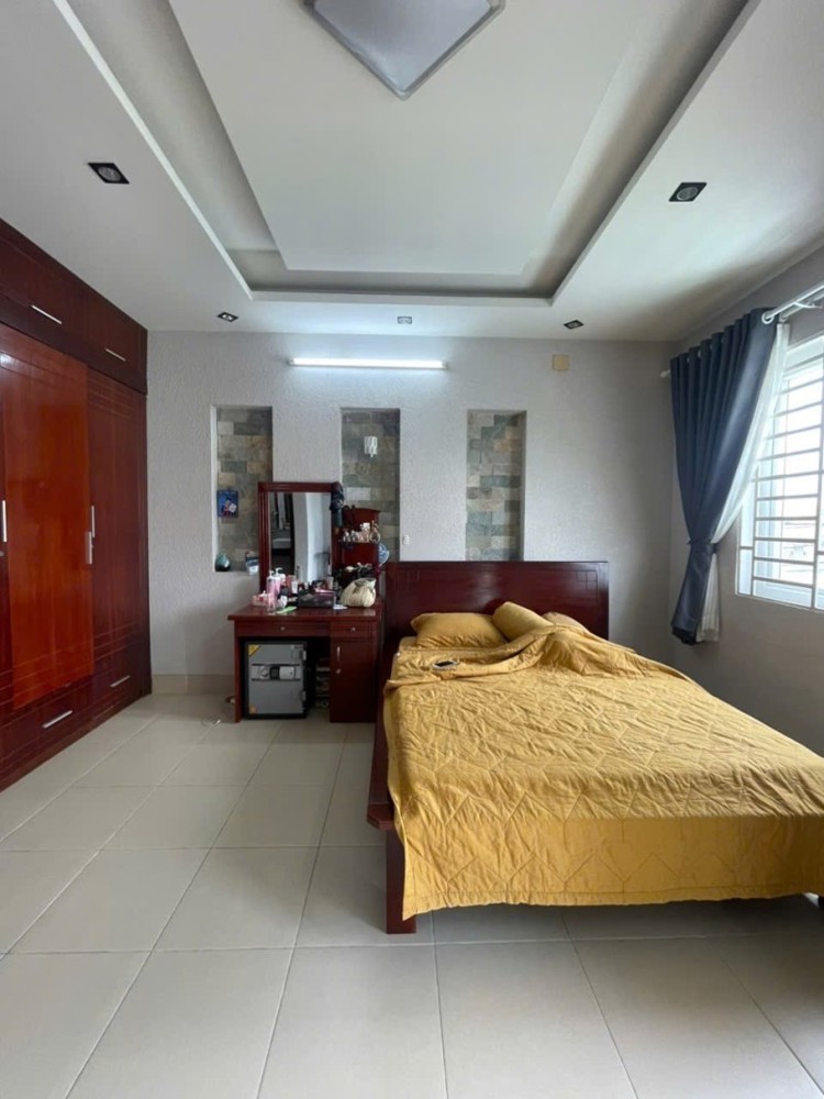 Bán nhà Bưng Ông Thoàn, Phước Long B,  Q.9, TP HCM. DT 100m2, 2 tầng, 4PN, SH, 7.29  tỷ