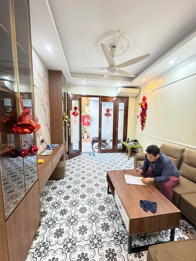 BÁN NHÀ RIÊNG Ngọc Thụy 40M2 5 TẦNG  8.6 tỷ Long Biên Hà Nội