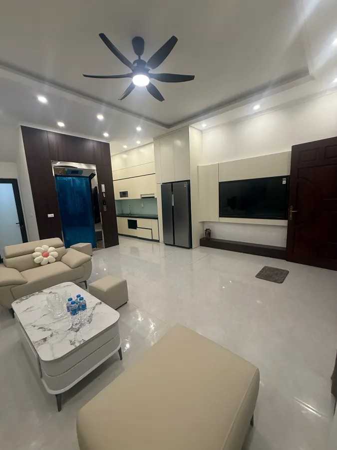 BÁN NHÀ MỚI FULL NỘI THẤT Lệ Mật 50 m2 X 5 Tầng 11.6 Tỷ Long Biên Hà Nội