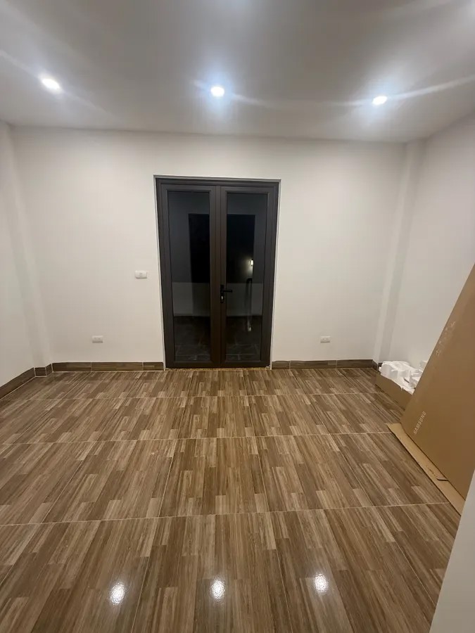 BÁN NHÀ MỚI FULL NỘI THẤT Lệ Mật 50 m2 X 5 Tầng 11.6 Tỷ Long Biên Hà Nội