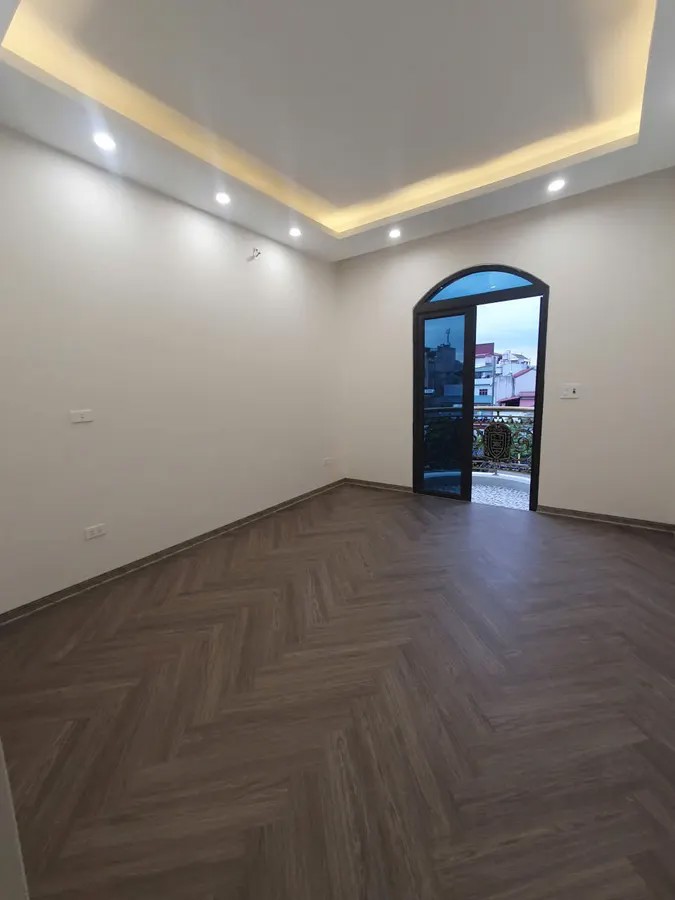 NHÀ MỚI Ô TÔ ĐỖ CỬA Phố Ngô Gia Tự 69 m2 X 4 Tầng 16.5 tỷ Long Biên Hà Nội